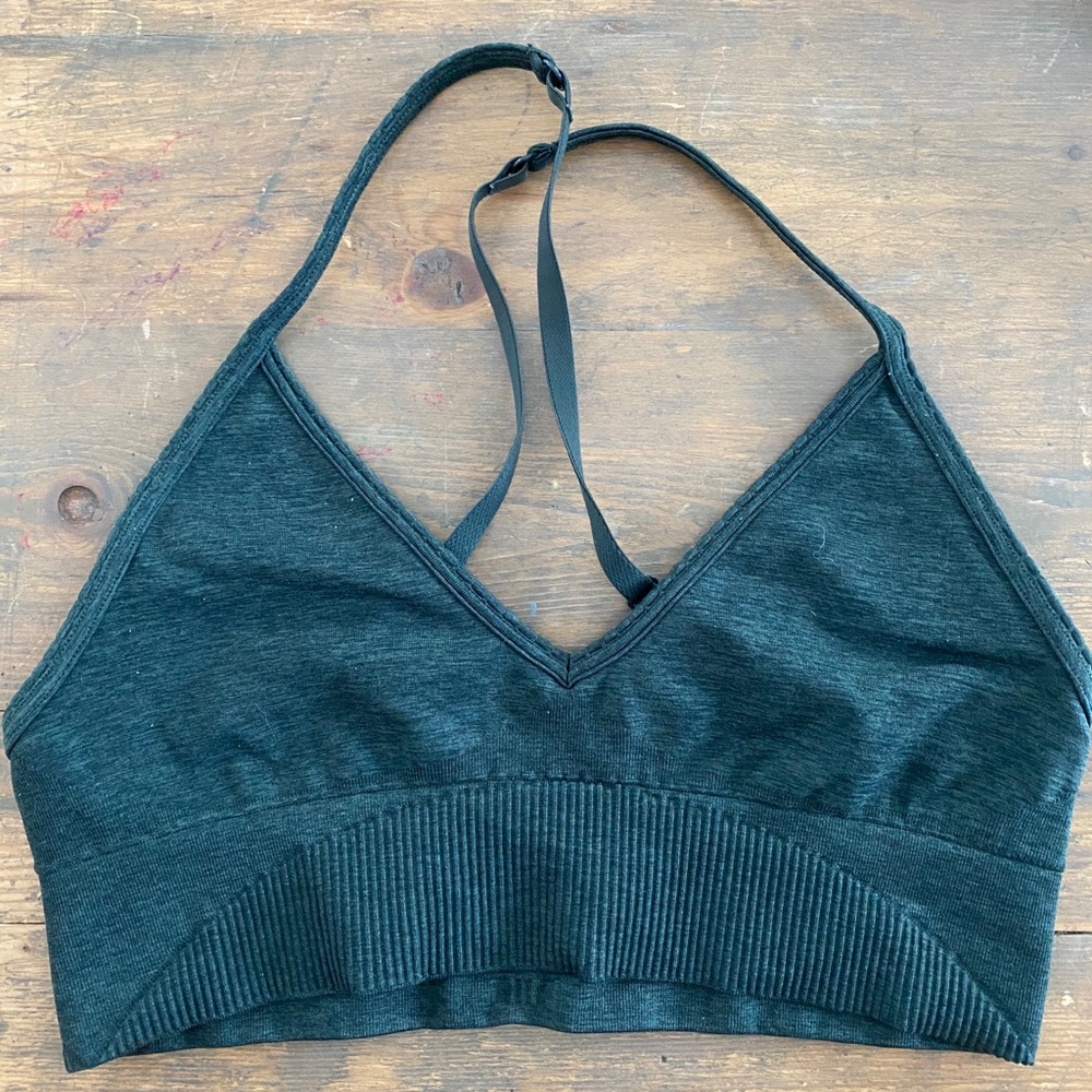 Lululemon ‘Ebb to street’ bra
